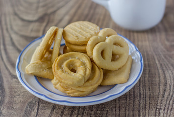 Galletas de mantequilla en plato