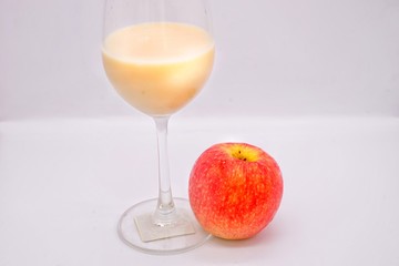 Apple juice is a fruit that provides energy.