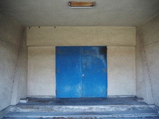 古い体育館の入口