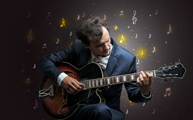 Obraz premium Falling notes with classical musician