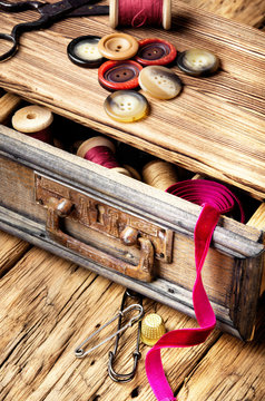 Thread spools and buttons