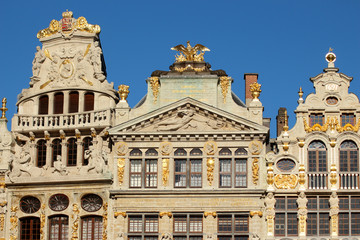Fototapeta na wymiar Bruxelles, Grand-Place. Le Cornet, La Louve, le Sac