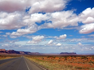 Road to Monument valley