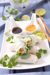 spring roll and sauce