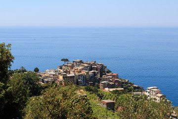 Fototapeta na wymiar panorama sul borgo di Corniglia - Cinque Terre