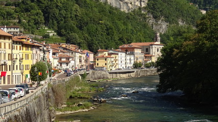 Valstagna - widok z mostu nad rzeką Brenta - obrazy, fototapety, plakaty