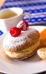 Berlin buns with raspberries