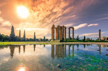Foto op Plexiglas De tempel van Olympische Zeus (Grieks: Naos tou Olimpiou Dios), ook bekend als de Olympieion, Athene, Griekenland. © gatsi