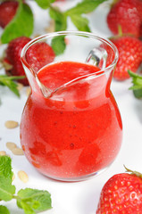 Strawberry fresh sauce