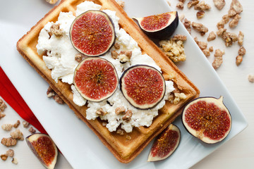 vienna wafer with ricotta and fresh figs
