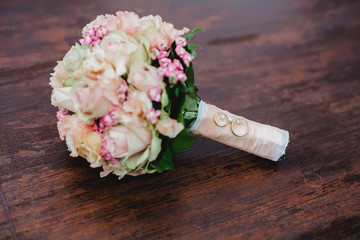 wedding flowers bride bouquet rings