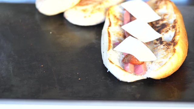 Kumru or yengen is a traditional Turkish sandwich on a bun, typically with cheese, salami and sausage. Street Food