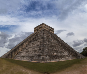 Fototapeta na wymiar Chichen Itza Pyramid