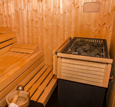 Spa Bereich mit Holz Sauna