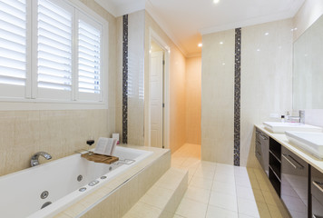 Modern, cozy bathroom