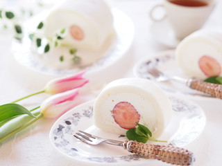 イチゴロールケーキでティータイム