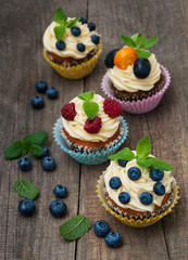 Cupcakes with fresh berries