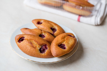 Turkish Mekik Kek / Mini Cakes with Cherry