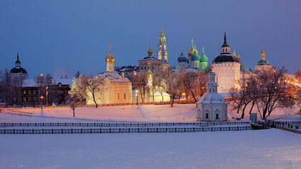 Сергиев посад. Свято Троицкая Сергиева Лавра, Зимний вечер © Yuriy Kirsanov