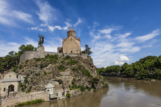Храм метехи тбилиси район авлабари метехи фото