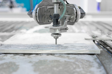 Working process cutter parts by waterjet cutting machine