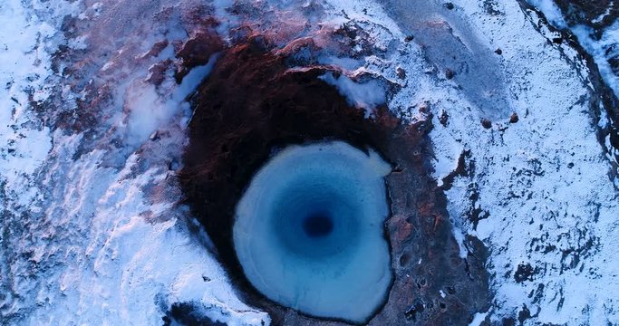 geyser en vue a&eacute;rienne