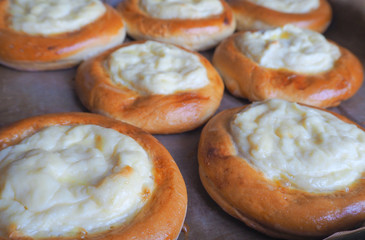 Baking cheesecakes with cottage cheese.
