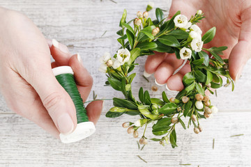 How to make easter wreath with buxus and chamelaucium (wax flower) tutorial