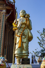 Fototapeta premium Thailand Nonthaburi Province: Wat Molee Temple near purple line MRT train
