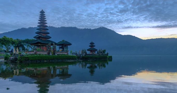 4K Timelapse Movie Sunrise of Pura Ulun Danu Bratan Temple, Bali, Indonesia