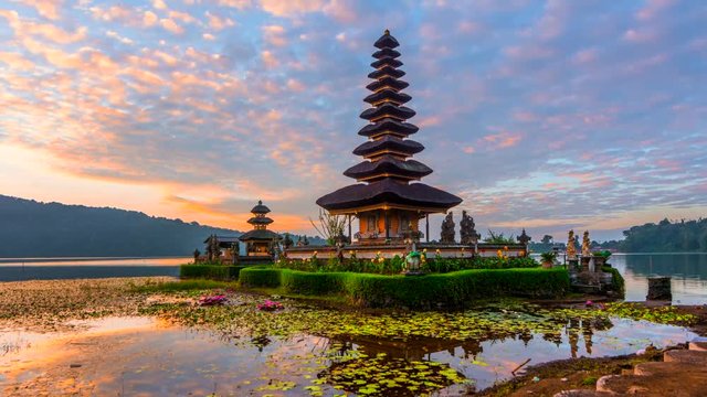 4K Timelapse Movie Sunrise of Pura Ulun Danu Bratan Temple, Bali, Indonesia