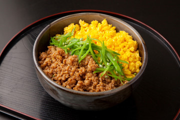 鶏そぼろ丼