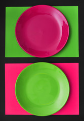  Empty colorful plate on abstract background
