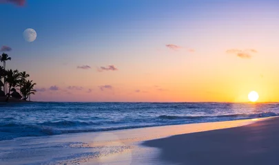 Fotobehang Art Beautiful sunset over the tropical beach © Konstiantyn