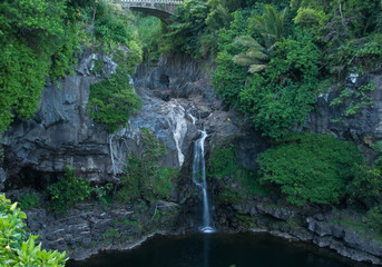 Fototapeta na wymiar Waterfall Maui