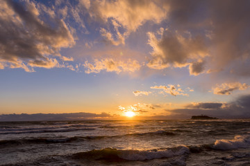 江の島海岸に沈む夕陽