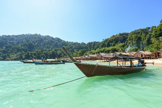 Fototapeta Fisherman's Village in Surin Islands National Park, Thailand.