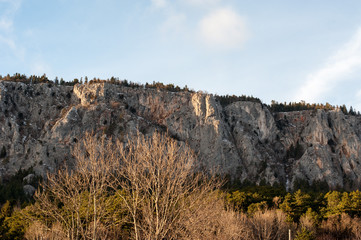 Teilabschnitte der Felswände der hohen Wand