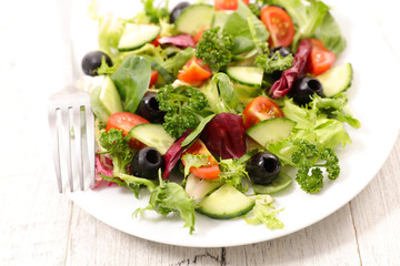 Fototapeta na wymiar mixed vegetable salad