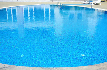 Fototapeta na wymiar swimming pool - luxury hotel - greek summer vacation