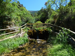Cascada de Bogarra al sureste de la península ibérica, en la provincia de Albacete, dentro de la comunidad autónoma de Castilla-La Mancha (España), en la  la Sierra de Alcaraz