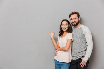 Naklejka premium Portrait of a satisfied young couple