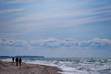 Spaziergang am Strand der Ostsee