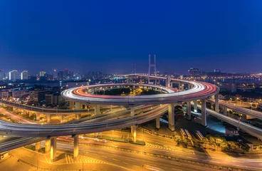 Deken met patroon Nanpubrug Modern bridge at Night in Shanghai,China