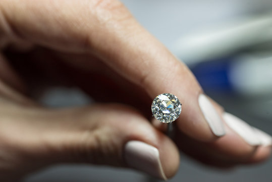 Diamond ice crush cut in tweezers