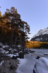 Eibsee im Wettersteingebirge in Bayern 