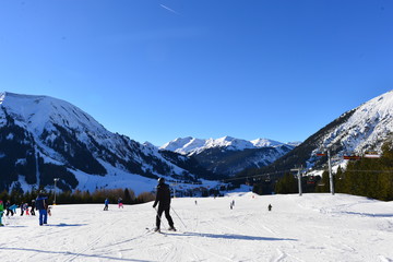 Fototapeta na wymiar Berwang, höchster Ort der Tiroler Zugspitz Arena in den Lechtaler Alpen