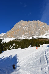 Fototapeta na wymiar Skigebiet Ehrwalder Alm Zugspitzarena 