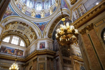 Fototapeta na wymiar Isaakskathedrale in St. Petersburg