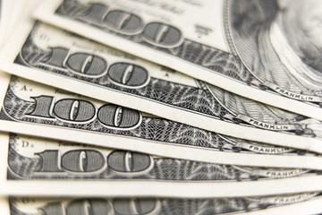 100 amerikan doları